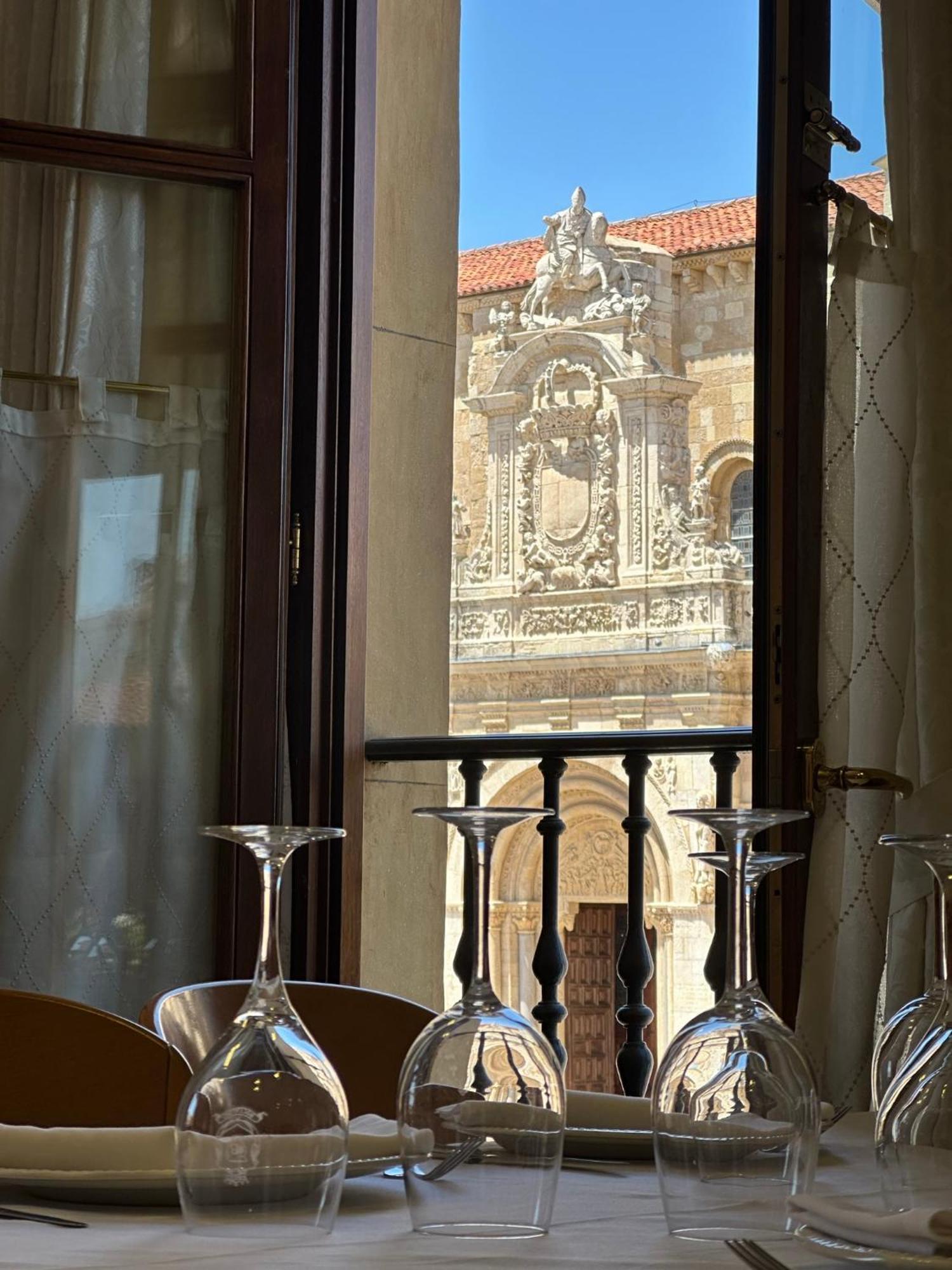 Hostal Restaurante Boccalino León Εξωτερικό φωτογραφία