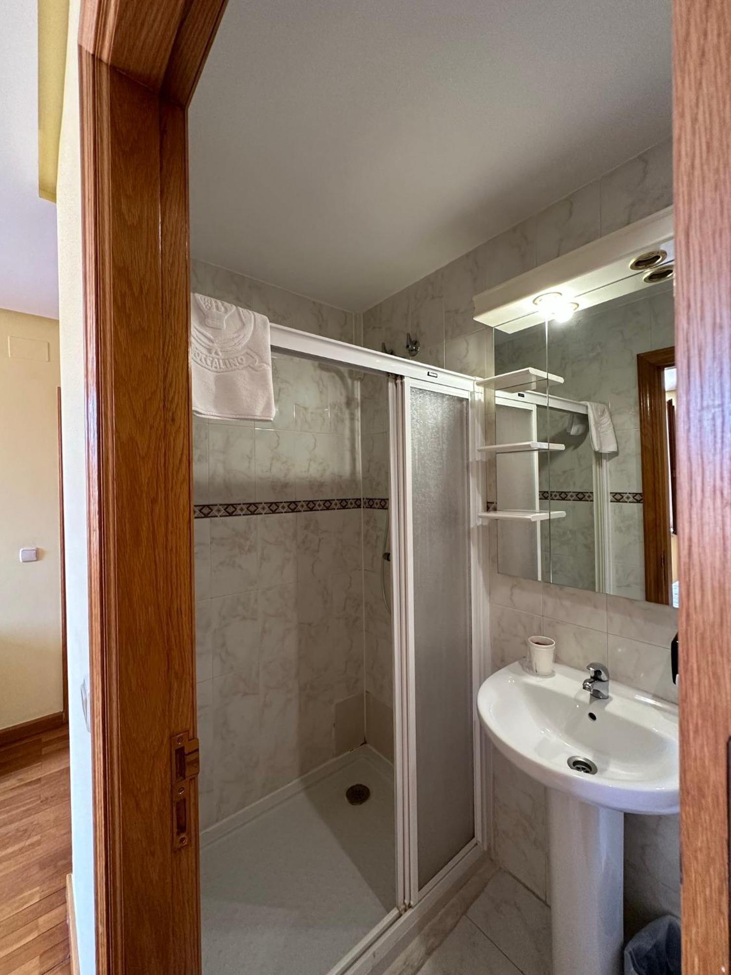 Hostal Restaurante Boccalino León Εξωτερικό φωτογραφία